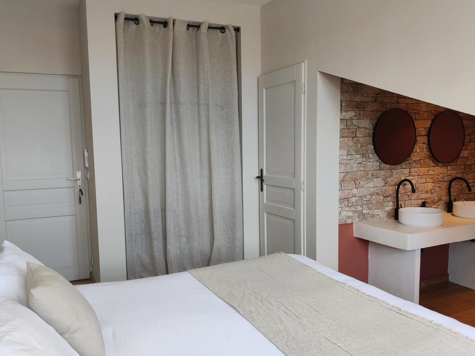 Chambres D'Hotes - Bed And Breakfast Les Palmiers メーズ 部屋 写真