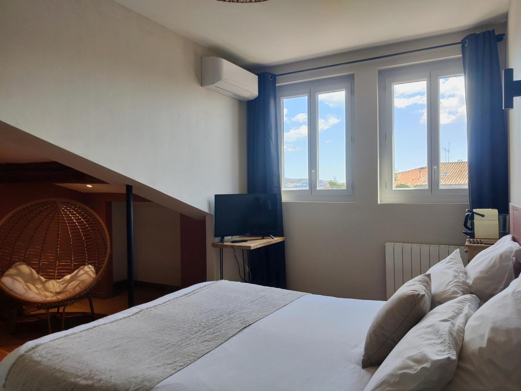 Chambres D'Hotes - Bed And Breakfast Les Palmiers メーズ 部屋 写真