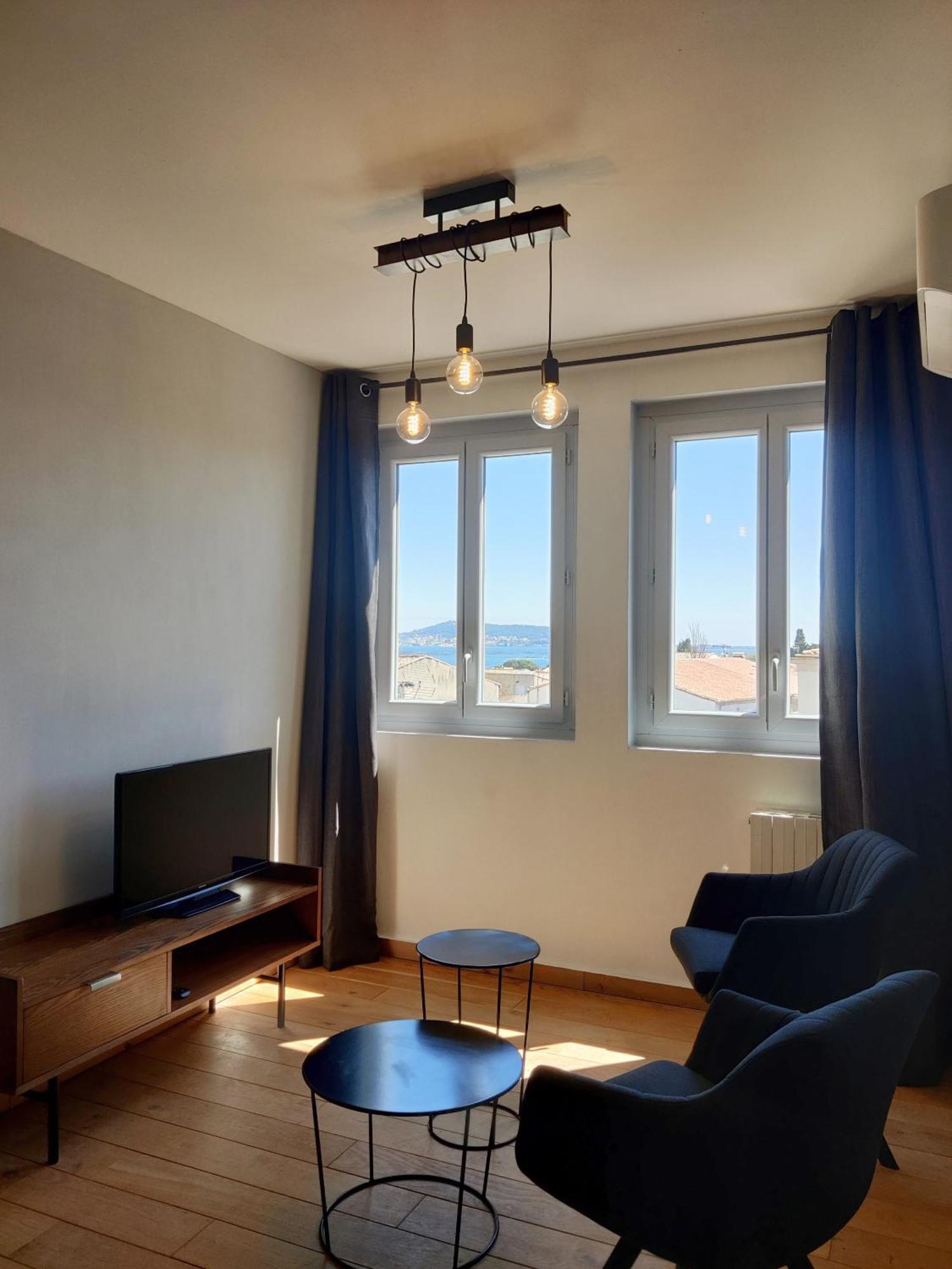 Chambres D'Hotes - Bed And Breakfast Les Palmiers メーズ 部屋 写真