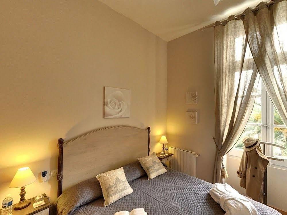 Chambres D'Hotes - Bed And Breakfast Les Palmiers メーズ エクステリア 写真